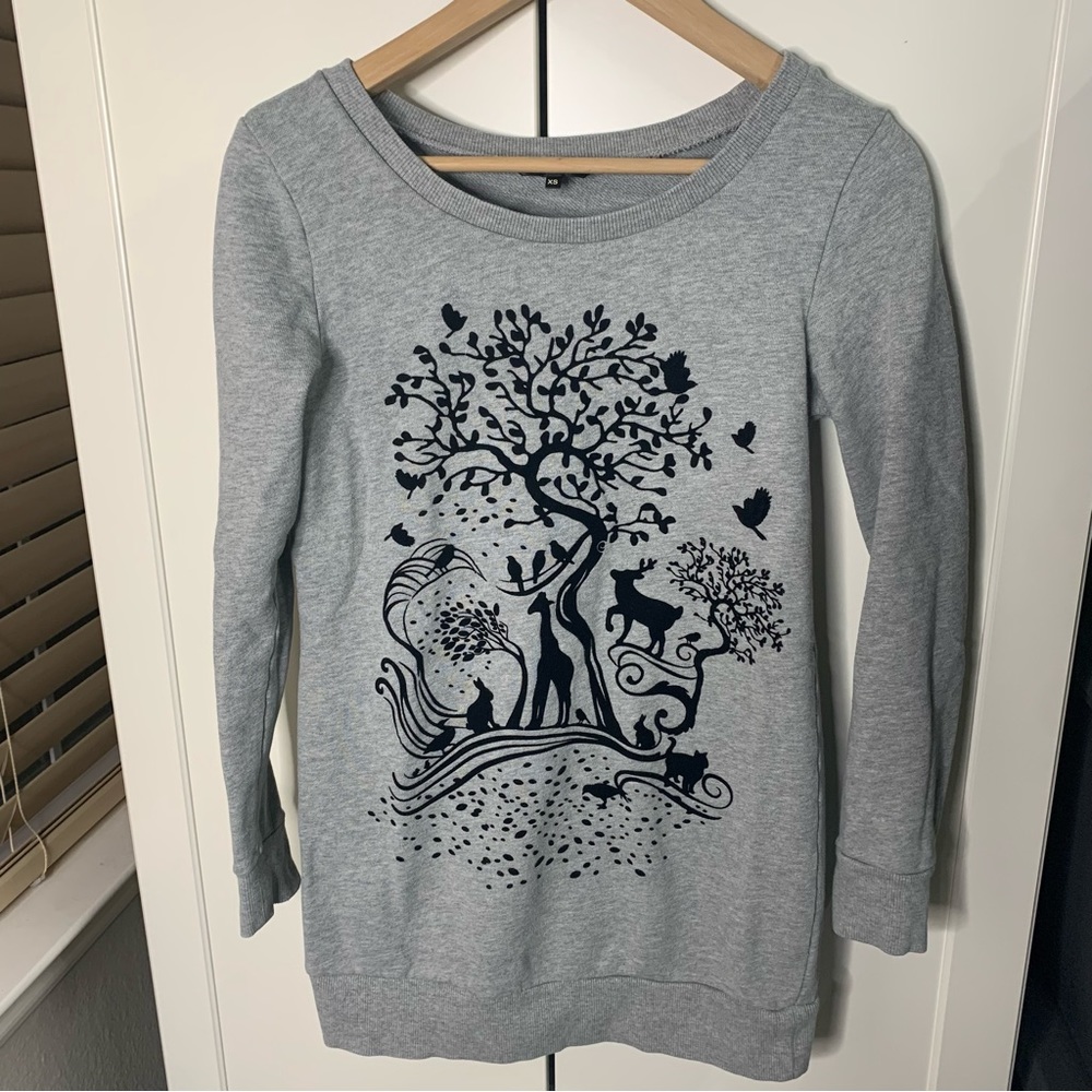 Tout a Coup Animal Tree Graphic Extra Long Sweatshirt